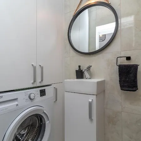 A&r - Seget Apartman