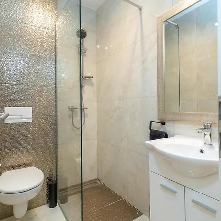 A&r - Seget Apartment *